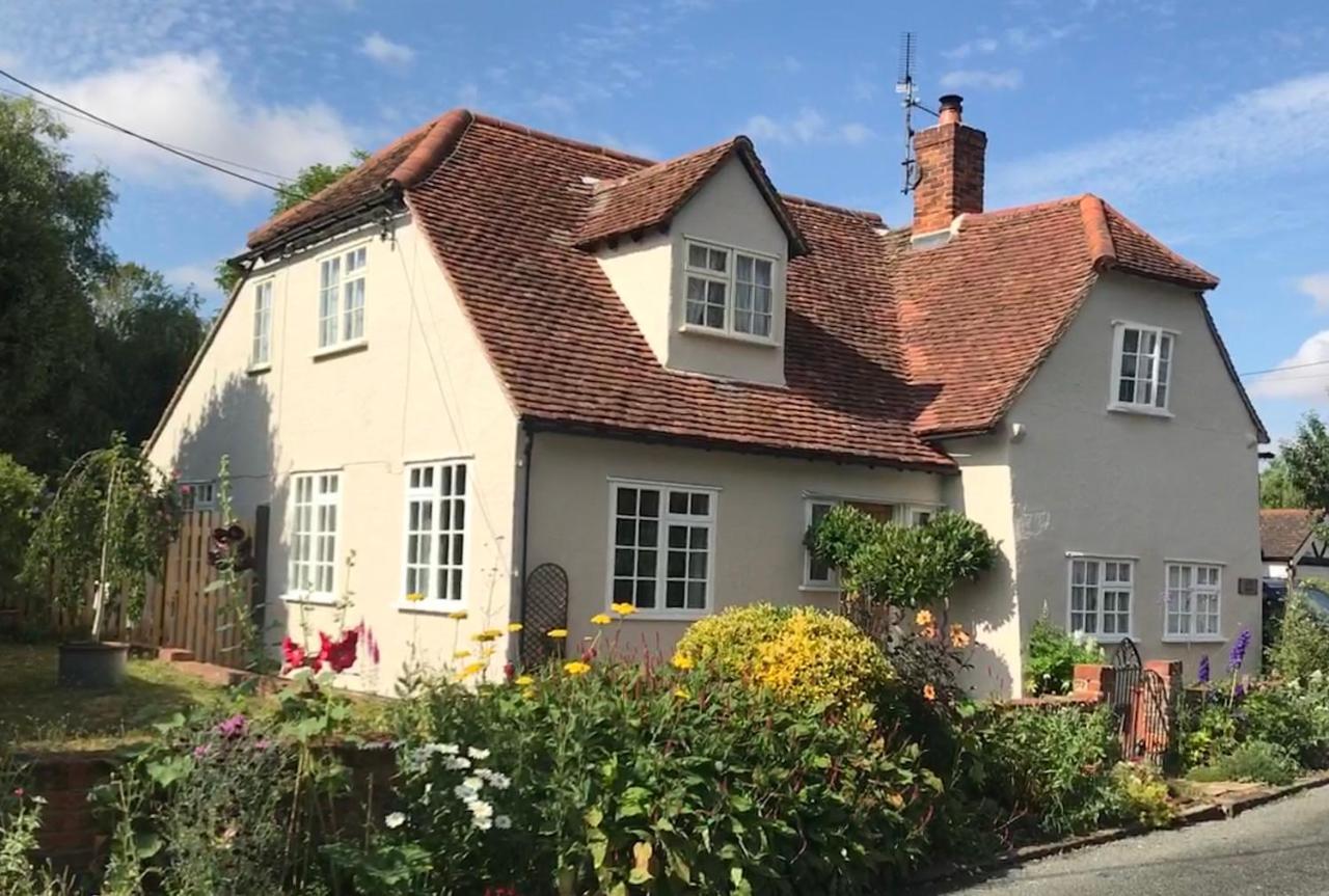 Corner House Luxury Bnb Little Dunmow エクステリア 写真