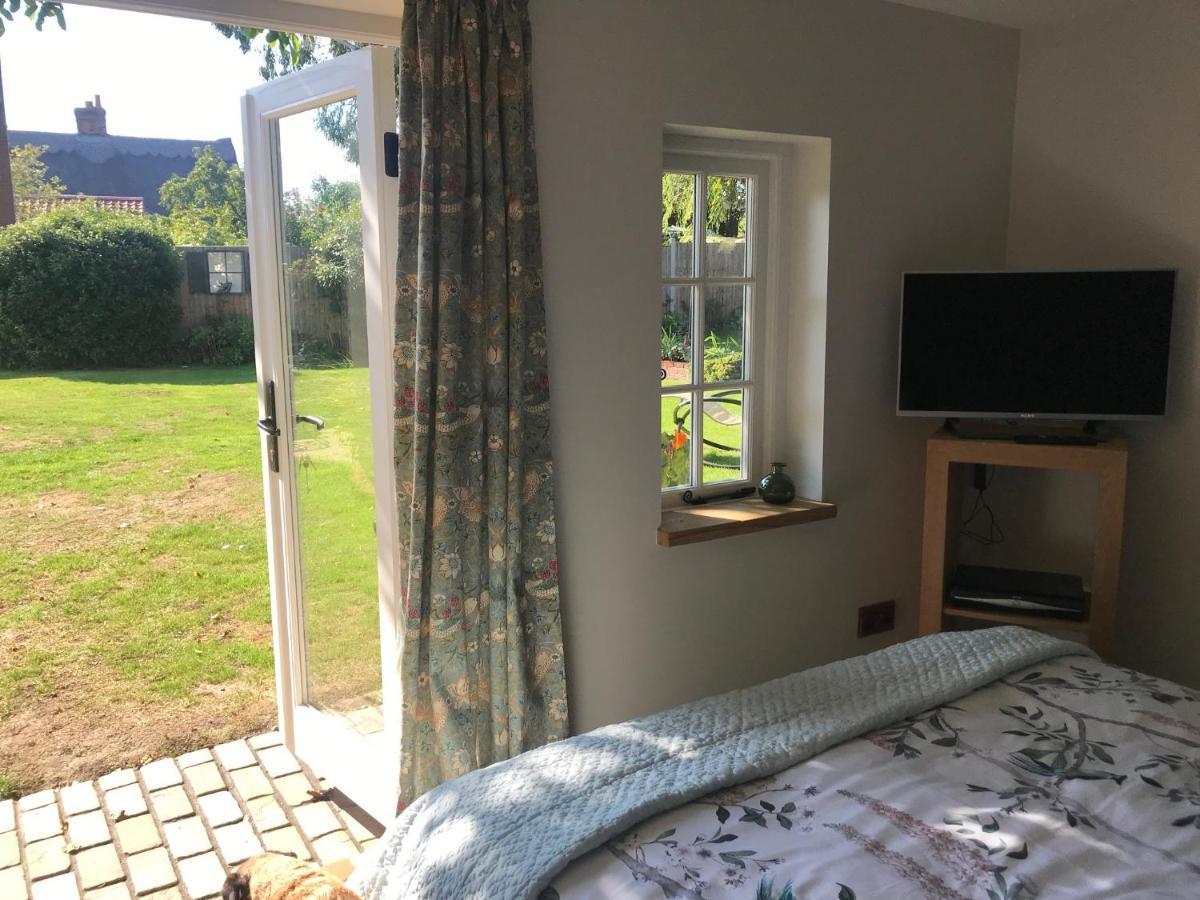 Corner House Luxury Bnb Little Dunmow エクステリア 写真