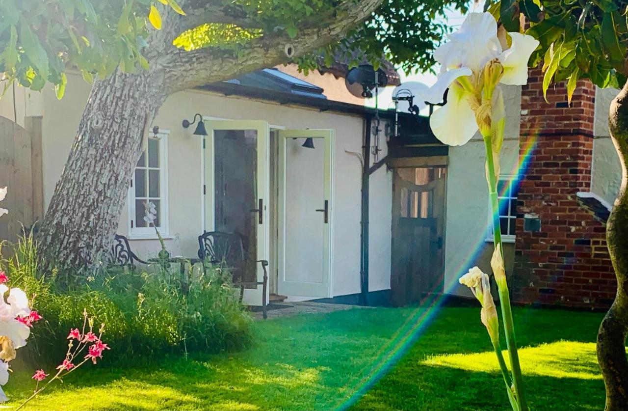 Corner House Luxury Bnb Little Dunmow エクステリア 写真